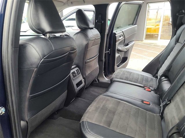 Used 2023 Mitsubishi Outlander SE image 21