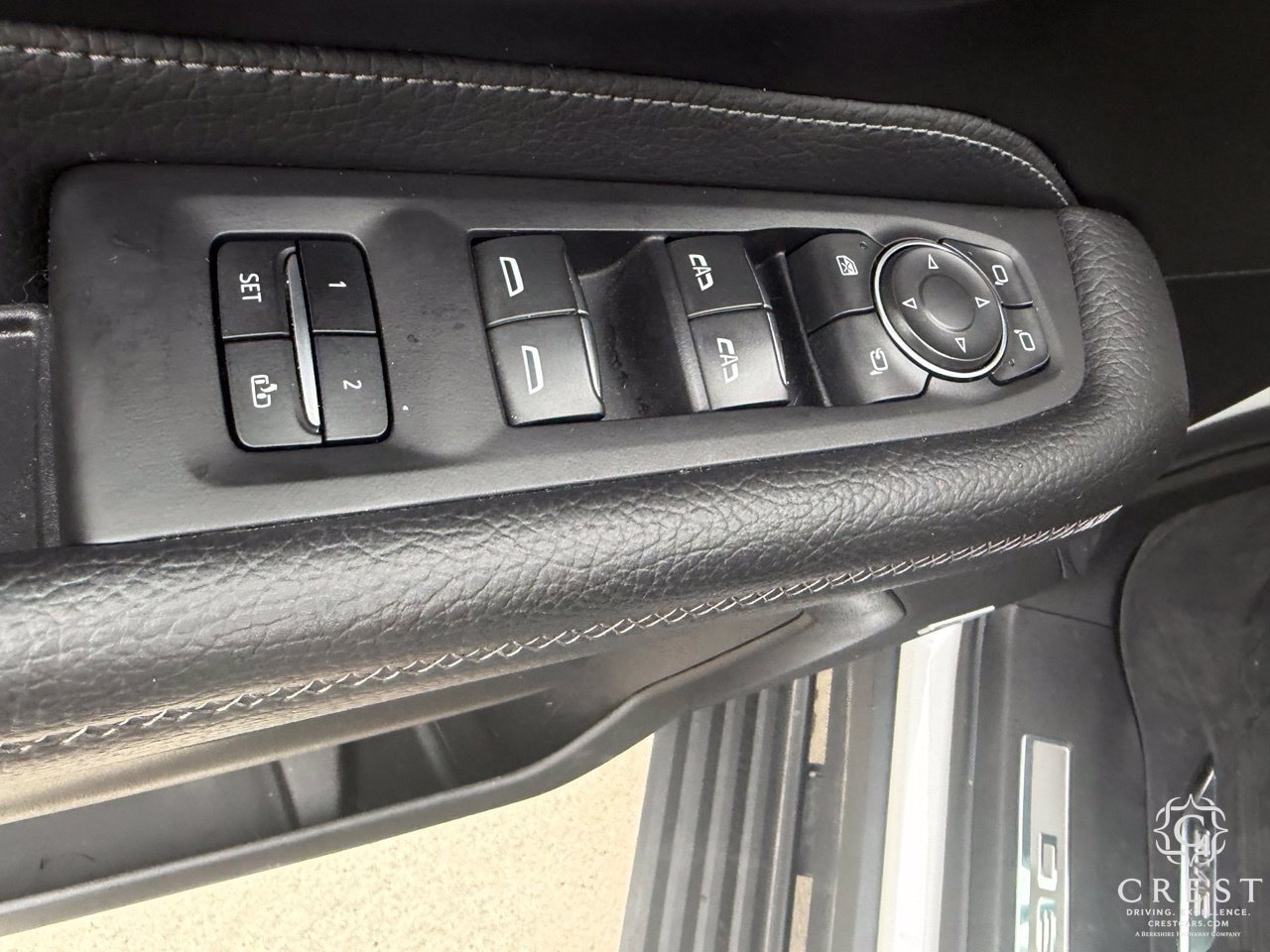 Used 2023 GMC Yukon Denali w/ Denali Reserve Package RWD image 11