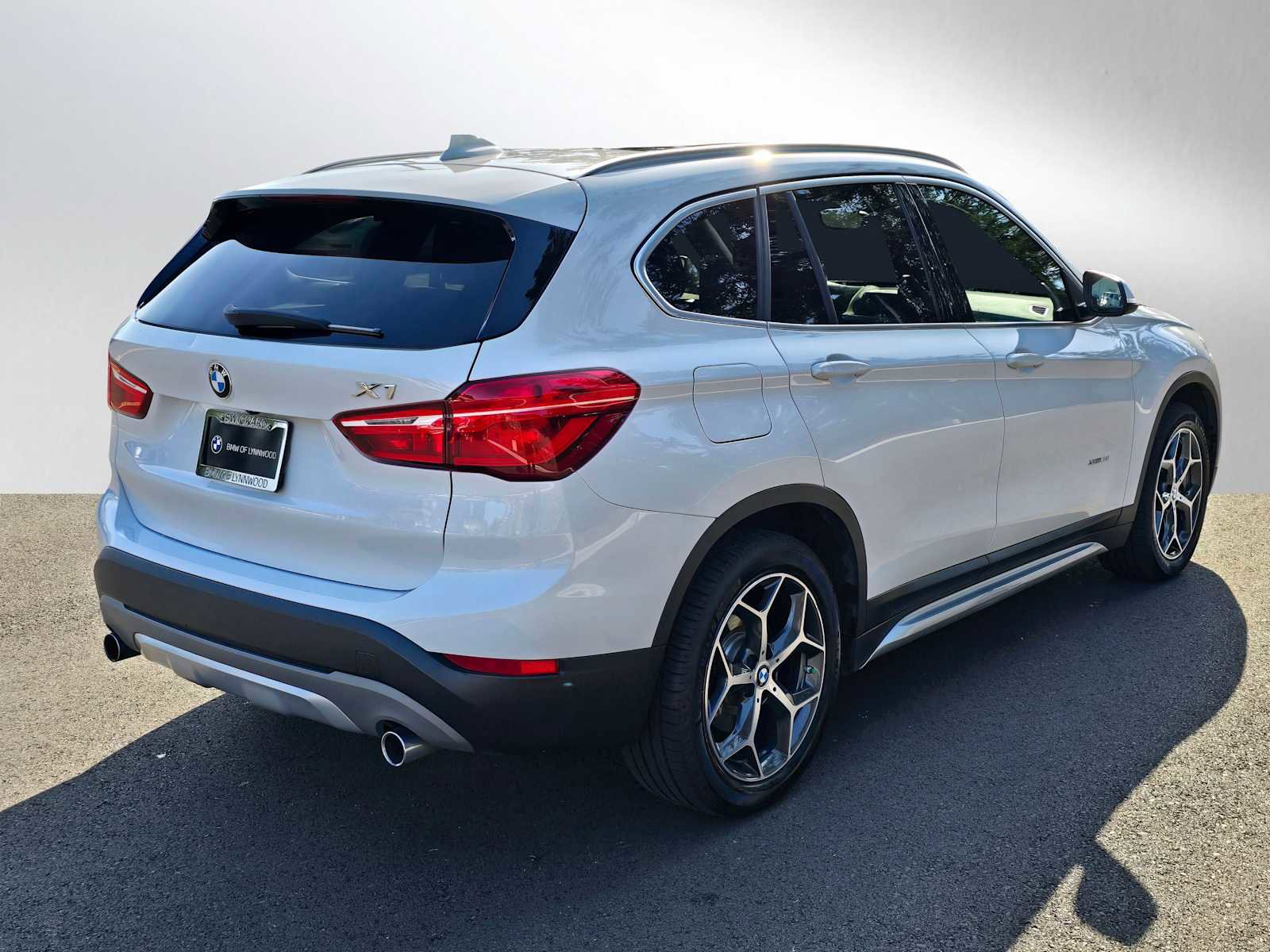 Used 2018 BMW X1 xDrive28i image 3