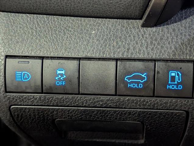 Used 2019 Toyota Camry SE FWD image 12