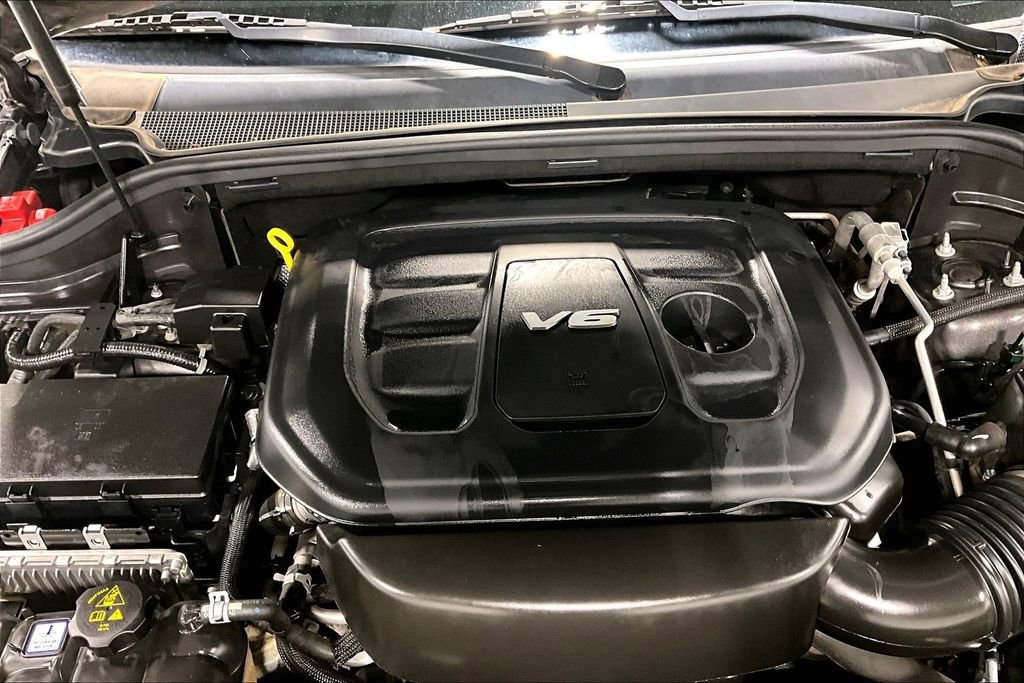 Used 2019 Jeep Grand Cherokee Laredo AWD/4WD image 41