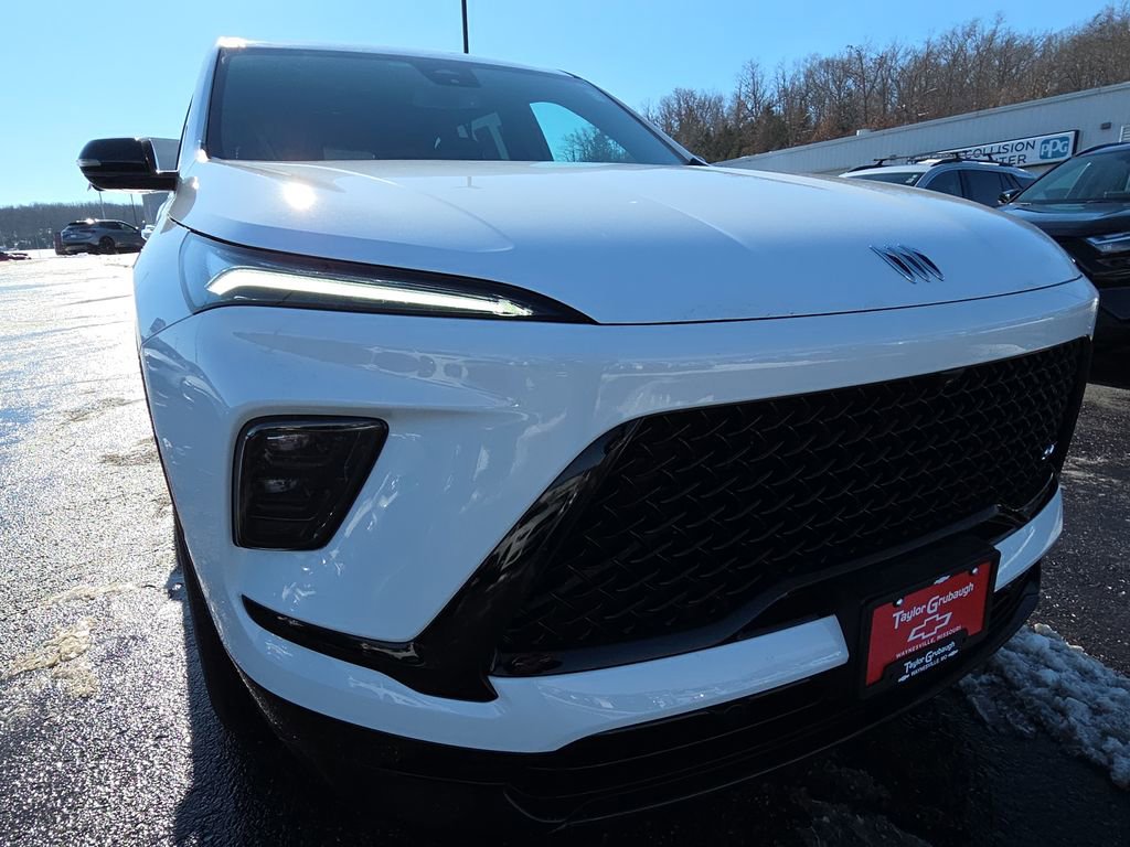 Used 2025 Buick Enclave Sport Touring image 11