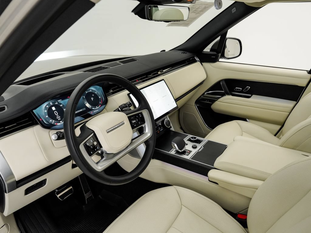 Used 2023 Land Rover Range Rover Long Wheelbase SE AWD/4WD image 5