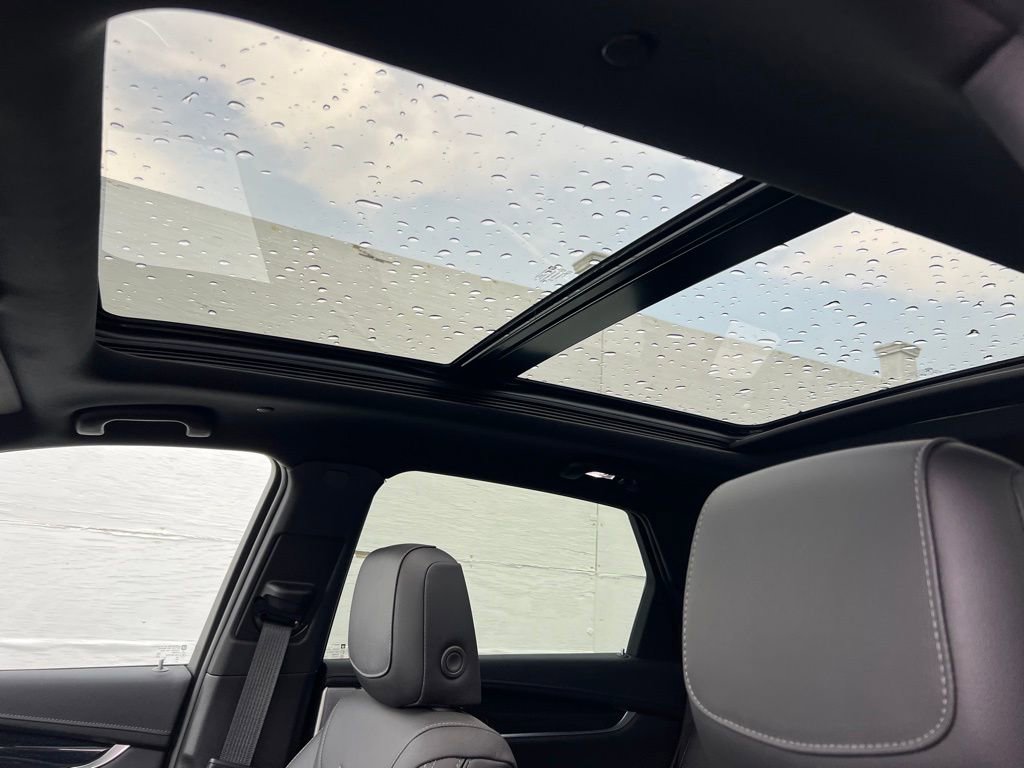 Used 2025 Cadillac XT5 Premium Luxury w/ Technology Package image 11