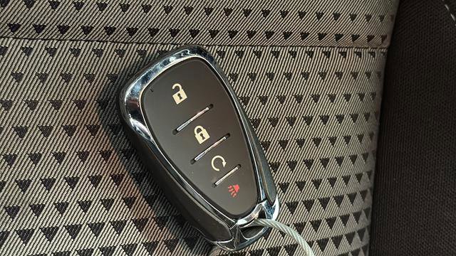 Used 2025 Chevrolet Trax LT FWD image 20