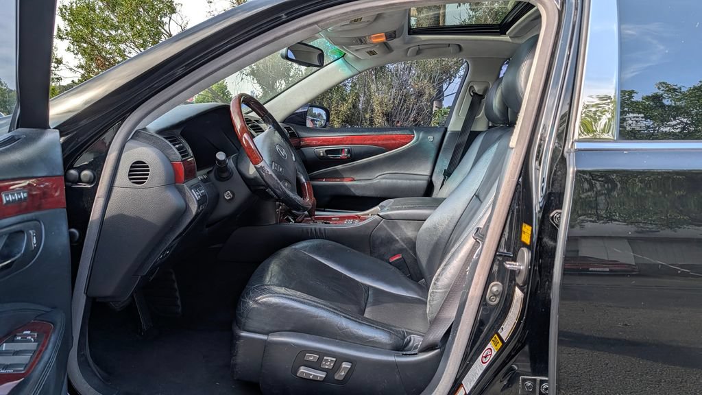 Used 2007 Lexus LS 460 L RWD image 5