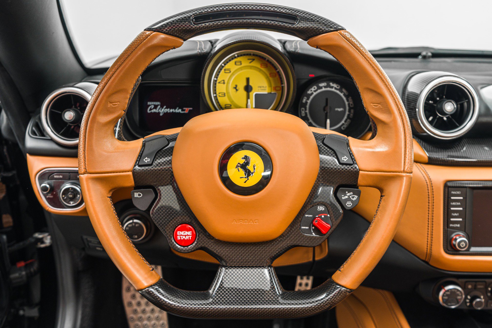 Used 2015 Ferrari California T image 15