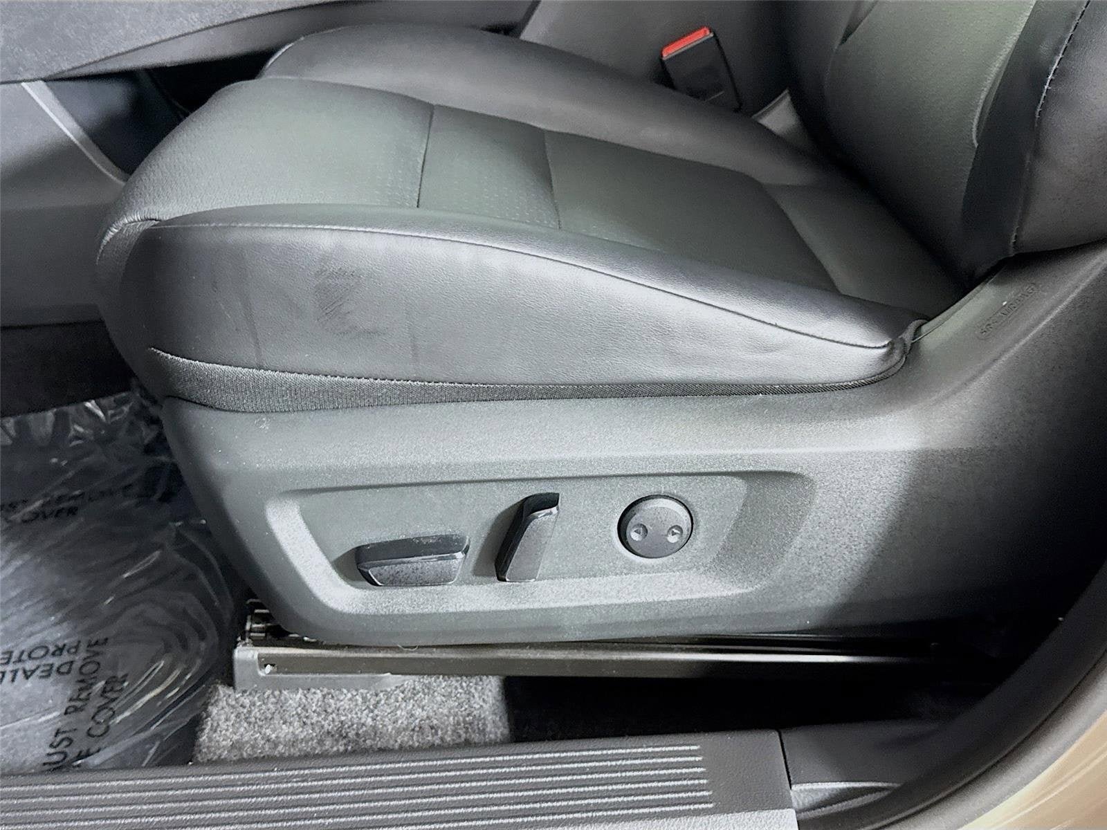 Certified 2025 Nissan Rogue SV w/ SV Premium Package FWD image 20