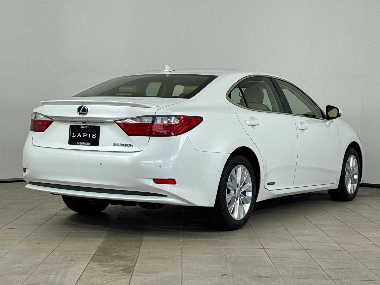 Used 2013 Lexus ES 300h w/ Premium Pkg FWD image 6