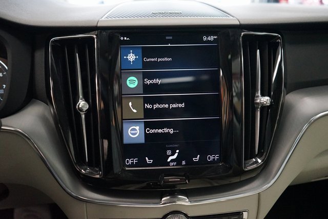 Used 2019 Volvo XC60 T5 Momentum w/ Multimedia Package image 38