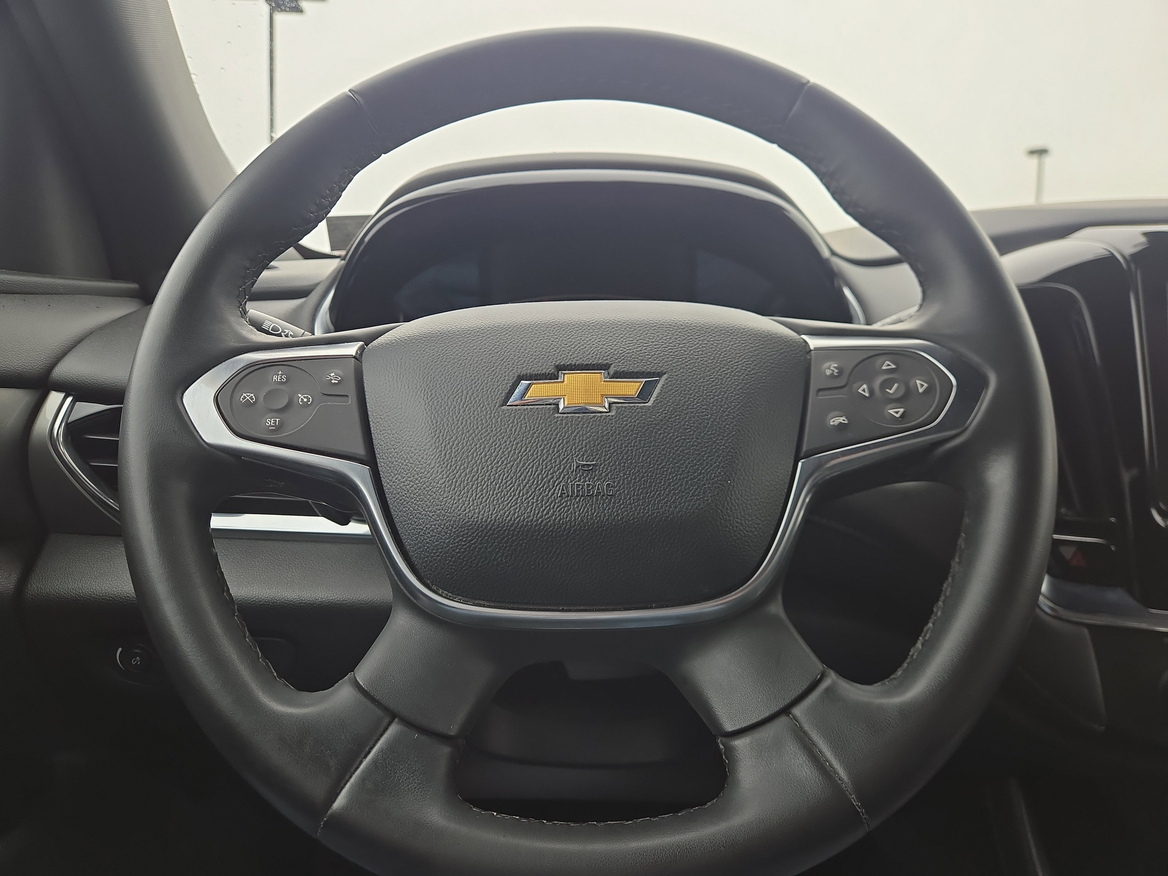 Used 2023 Chevrolet Traverse LT image 18