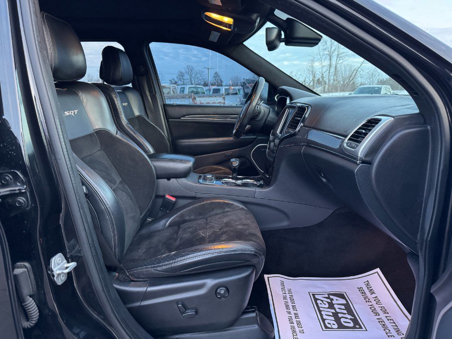 Used 2015 Jeep Grand Cherokee SRT w/ Luxury Group II image 19