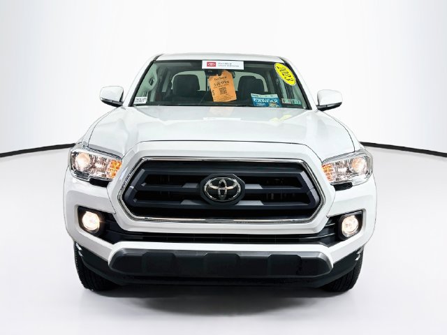 Certified 2023 Toyota Tacoma SR5 AWD/4WD image 2