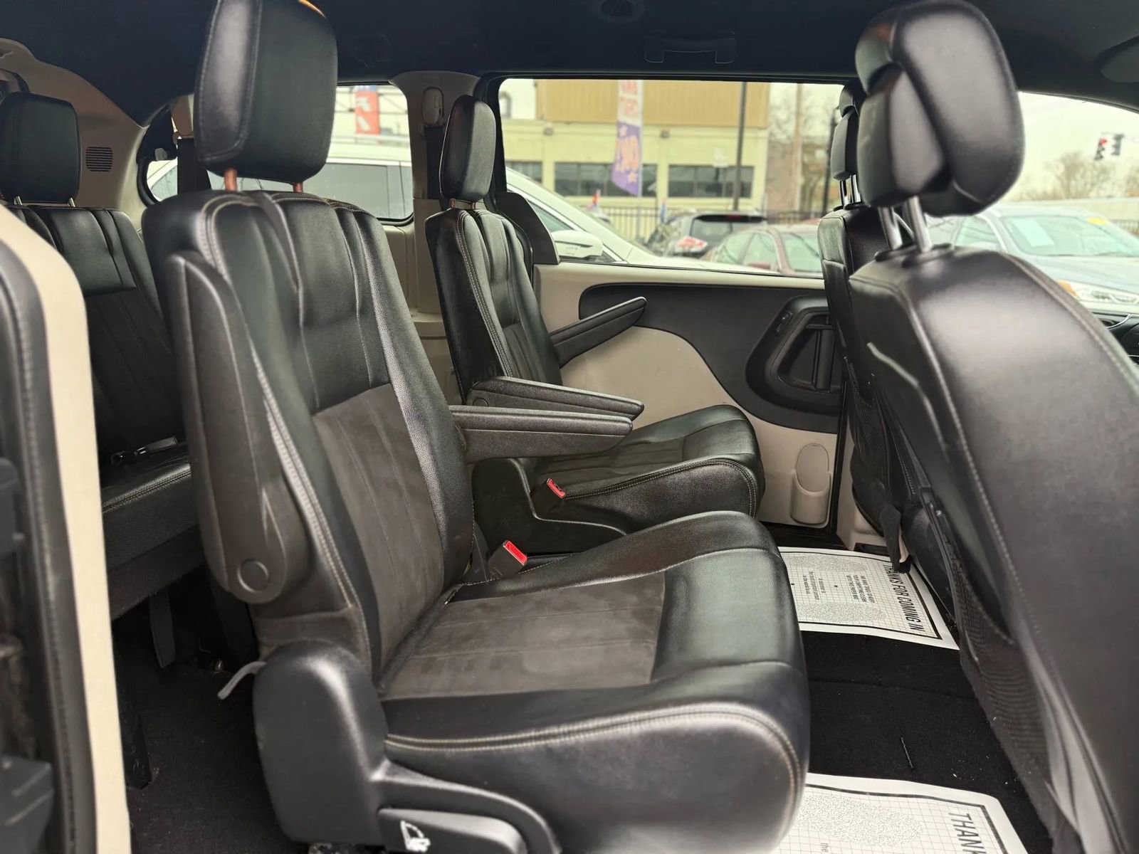Used 2019 Dodge Grand Caravan SXT image 14