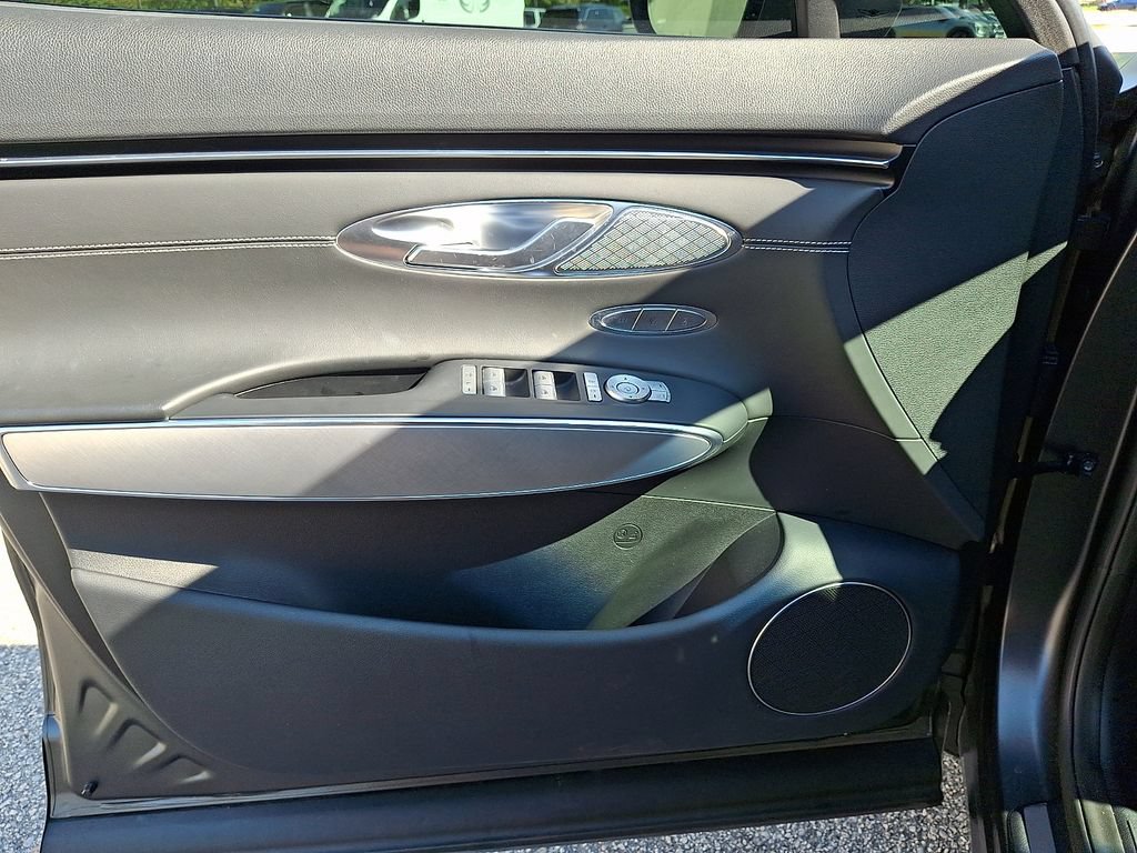 Used 2023 Genesis Electrified GV70 AWD/4WD image 12