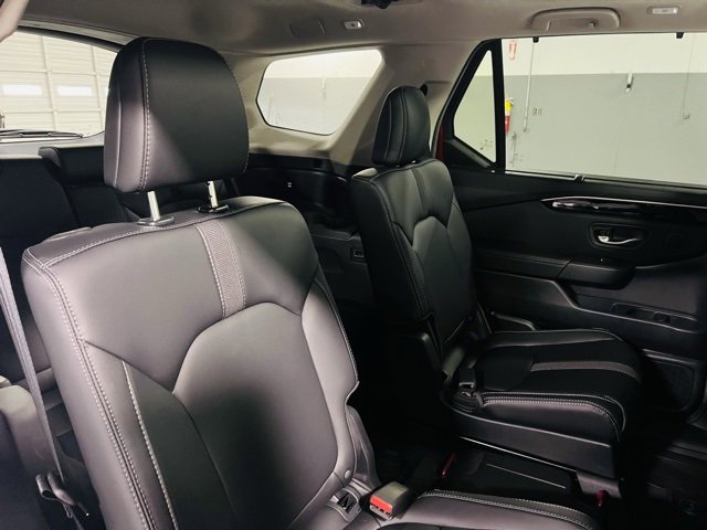 New 2025 Honda Pilot Touring image 32