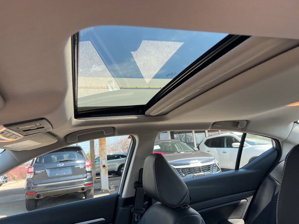 Certified 2023 Nissan Altima 2.5 SR w/ SR Premium Package image 8