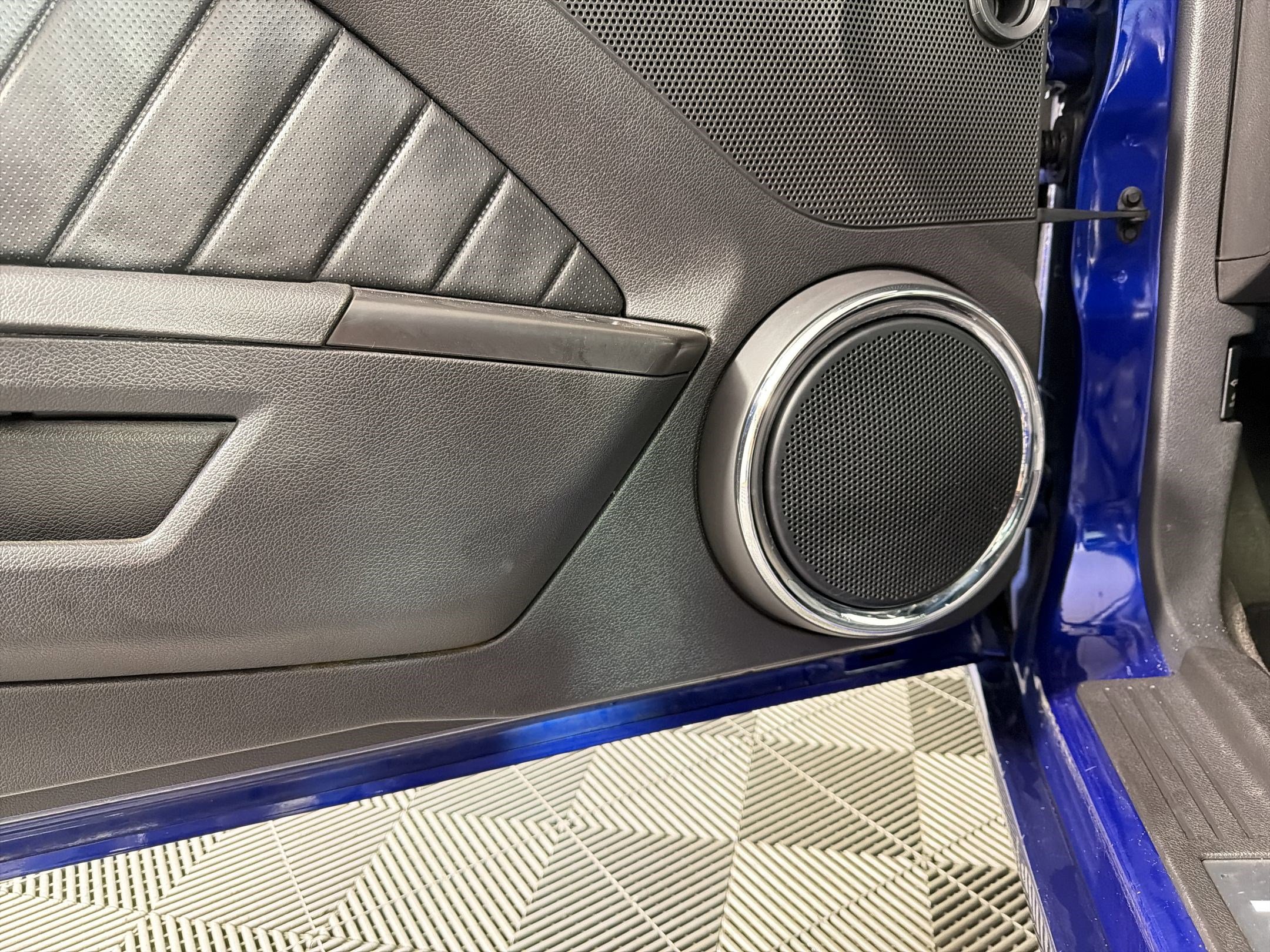 Used 2013 Ford Mustang Premium RWD image 21