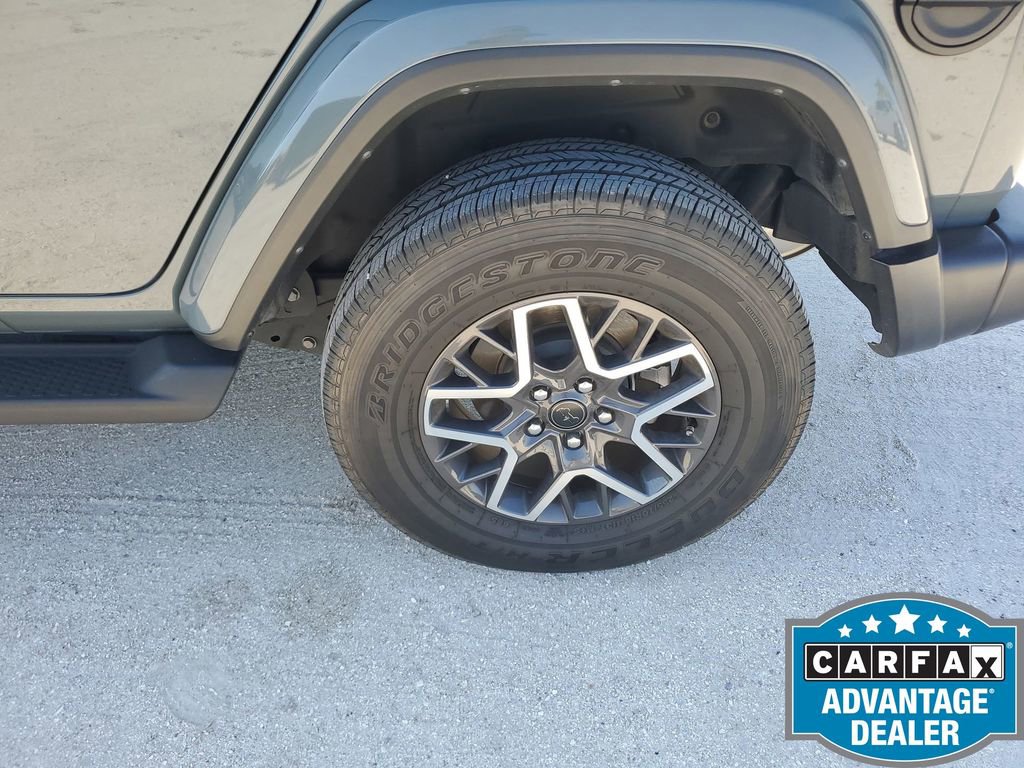 Used 2024 Jeep Wrangler Sahara image 21