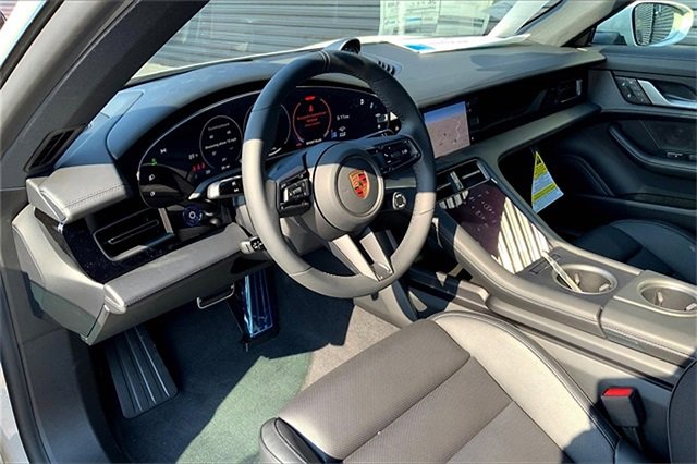 New 2025 Porsche Taycan image 4