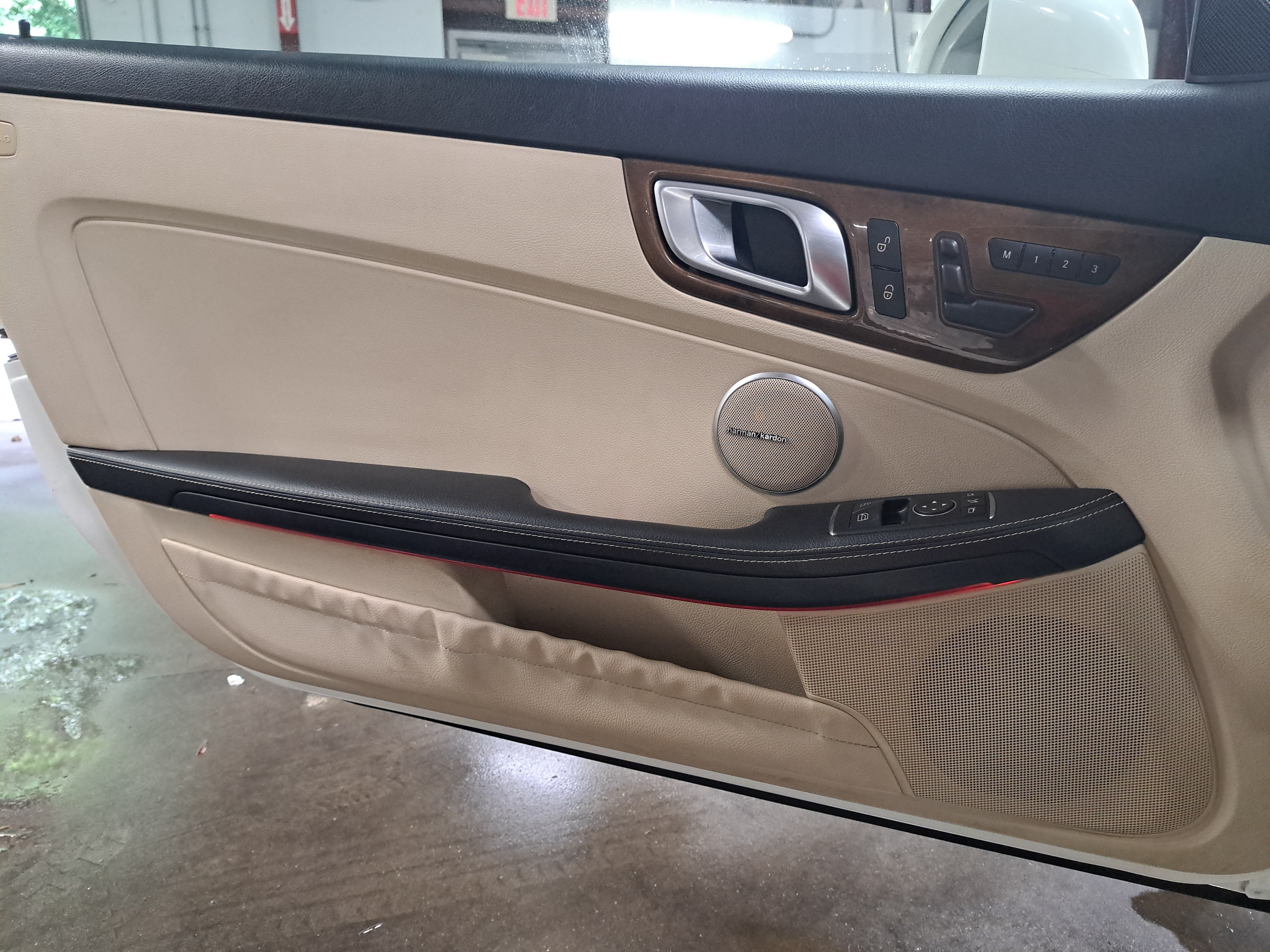 Used 2014 Mercedes-Benz SLK 350 image 22
