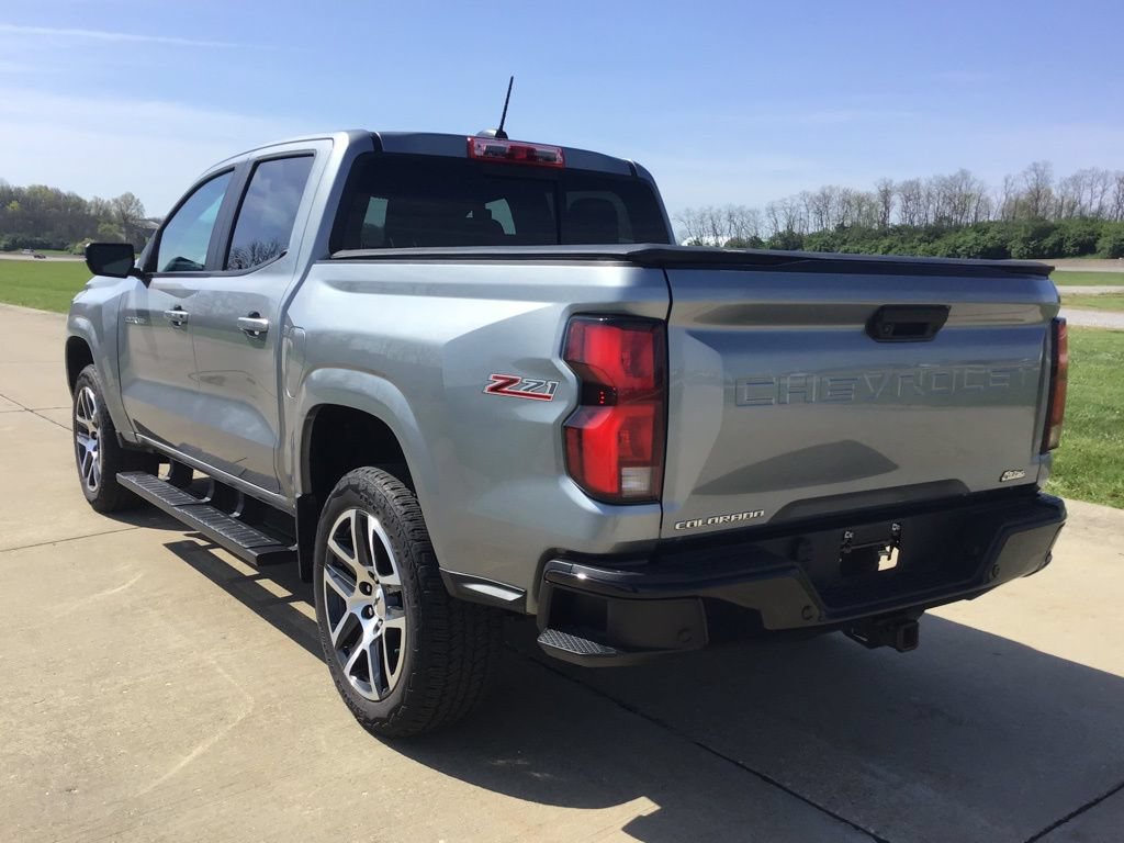 Used 2024 Chevrolet Colorado Z71 w/ Z71 Convenience Package 2 AWD/4WD image 4