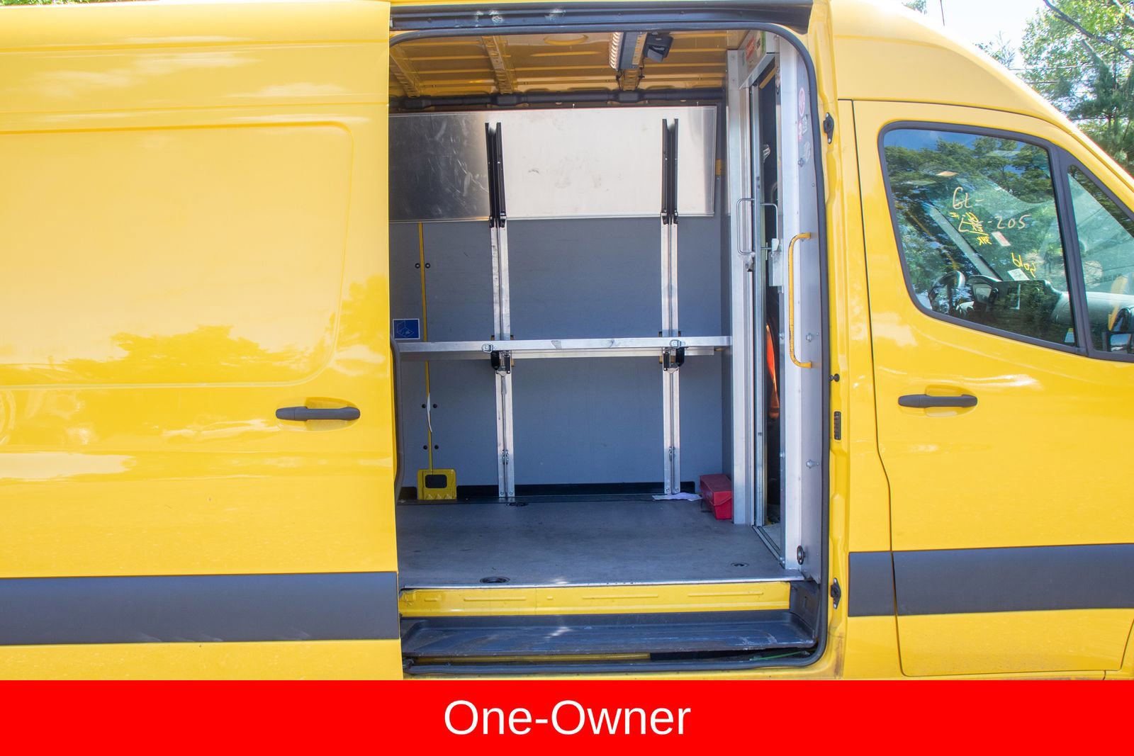 Used 2021 Mercedes-Benz Sprinter 2500 image 14