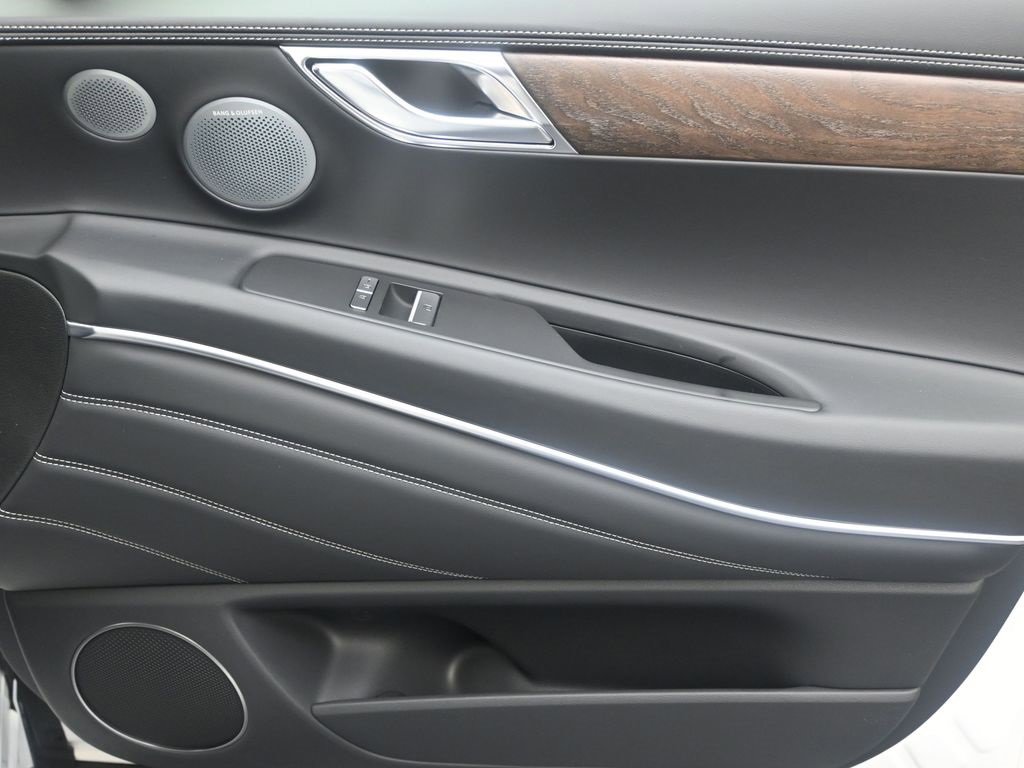 New 2025 Genesis GV80 2.5T Prestige image 11