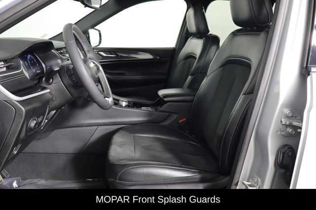 Used 2023 Jeep Grand Cherokee Altitude AWD/4WD image 14