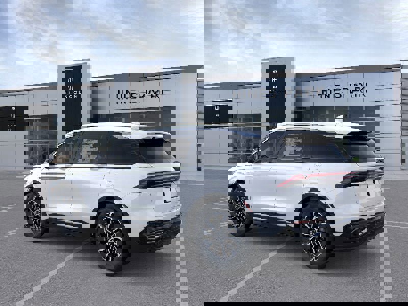 New 2026 Lincoln Nautilus Premier image 4