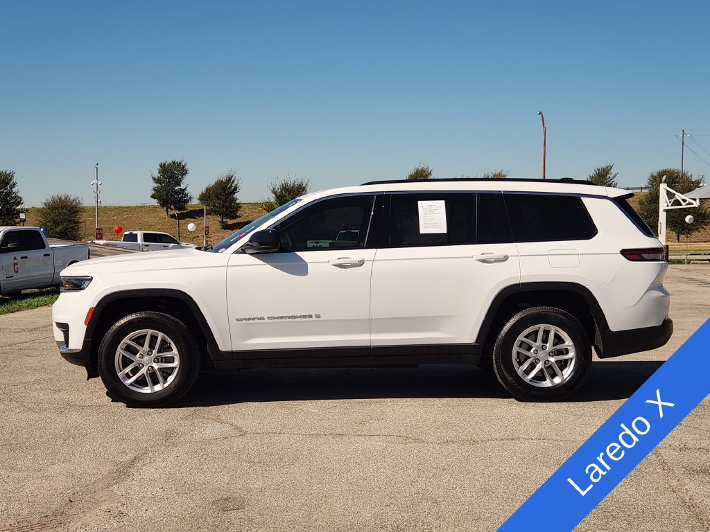 Used 2025 Jeep Grand Cherokee L Laredo RWD image 4