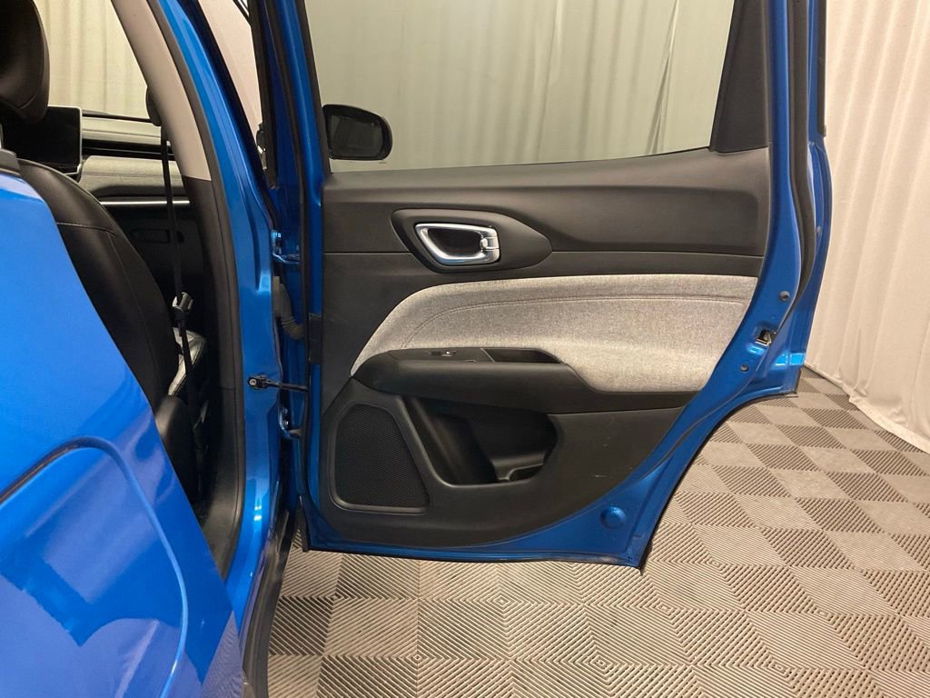 Used 2022 Jeep Compass Latitude image 14