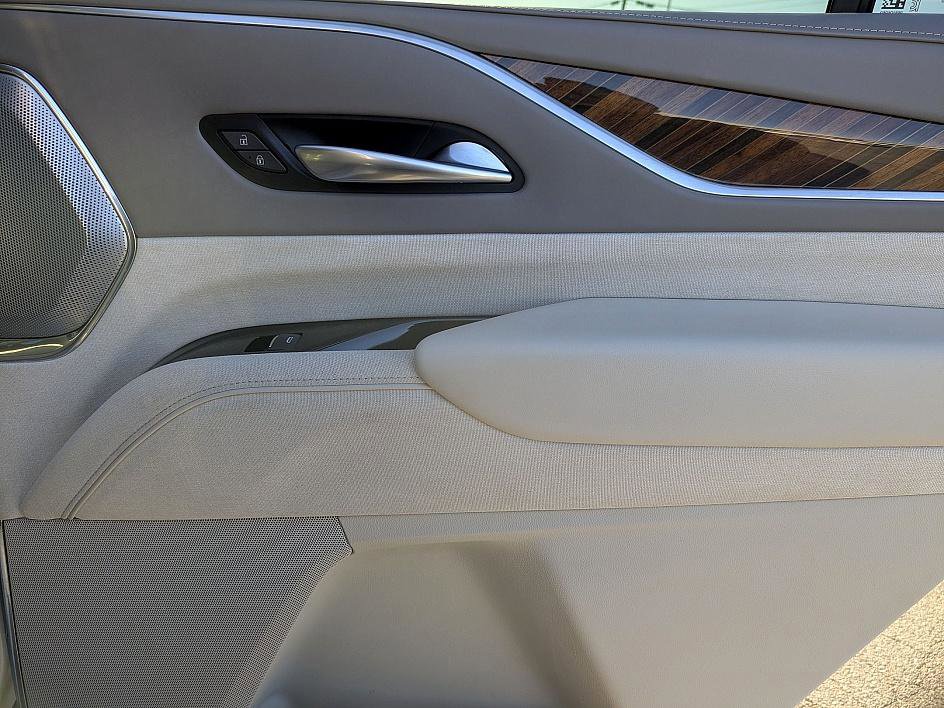 Used 2023 Cadillac Escalade Sport Platinum w/ LPO, ONYX Package image 34