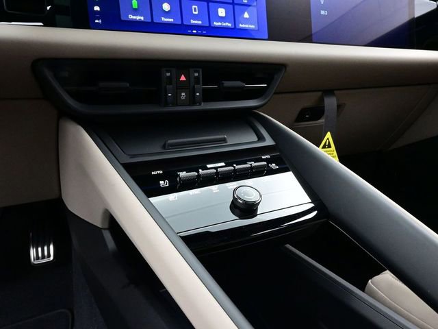 New 2025 Porsche Macan 4S Electric image 11