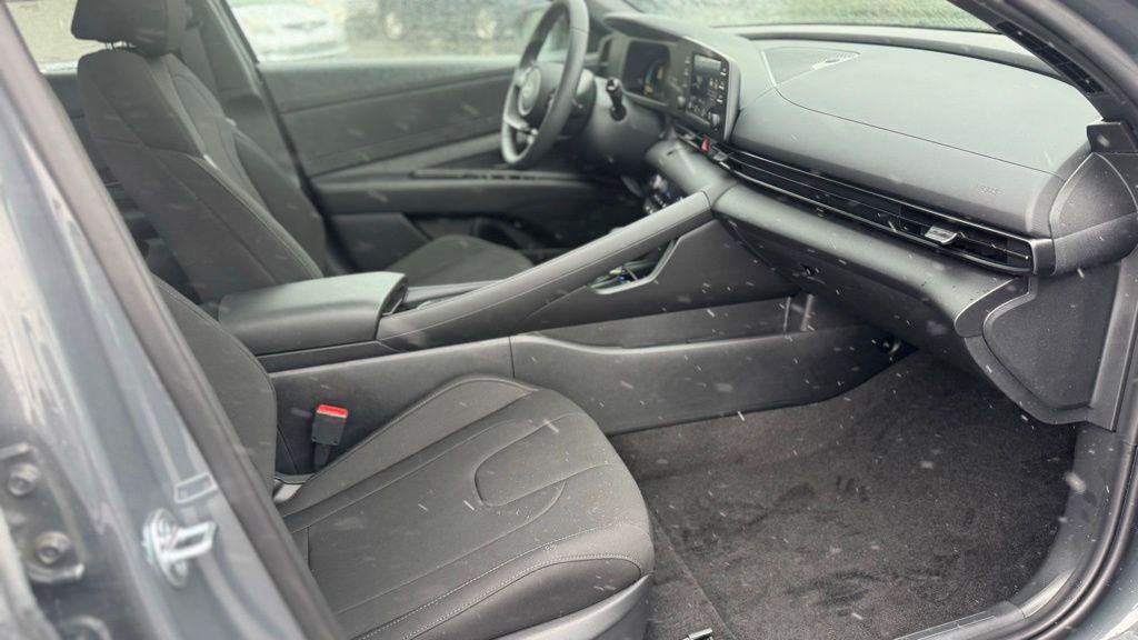 New 2026 Hyundai Elantra SEL Sport Premium FWD image 21