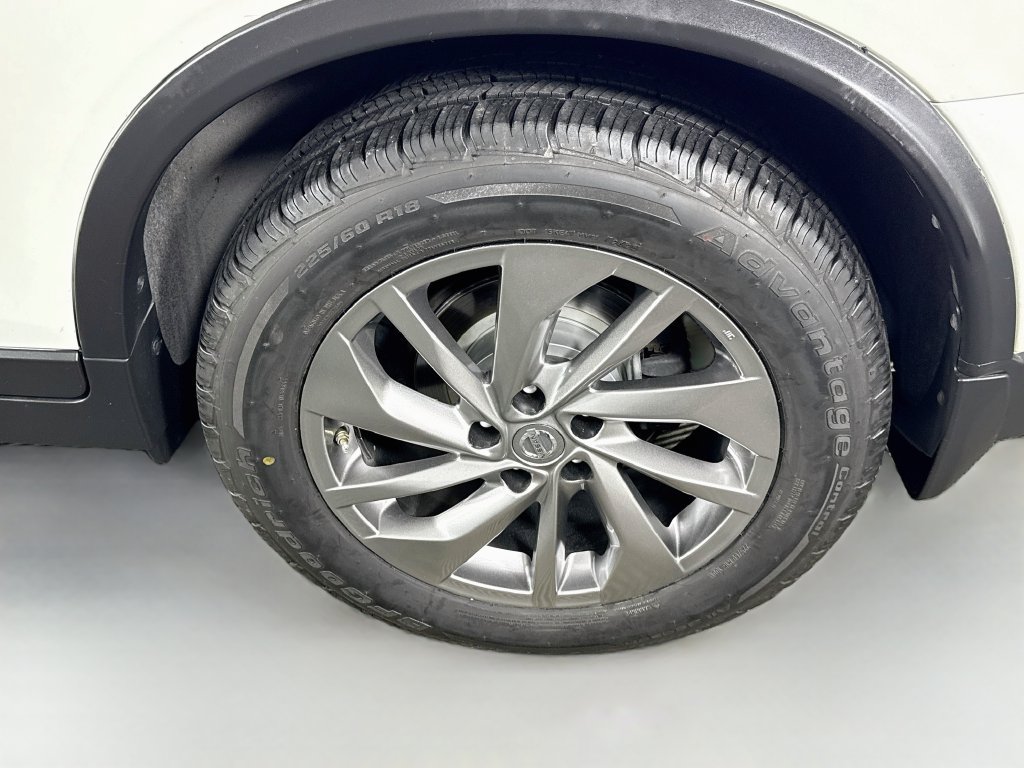 Used 2015 Nissan Rogue SL w/ SL Premium Package FWD image 35