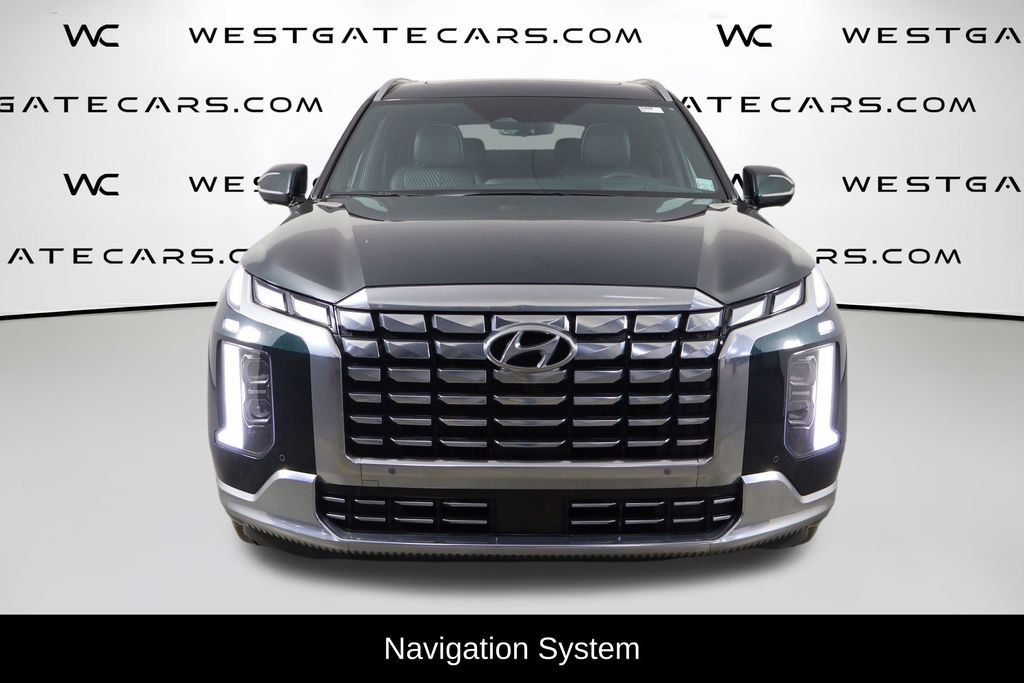 Used 2025 Hyundai Palisade Calligraphy FWD image 2