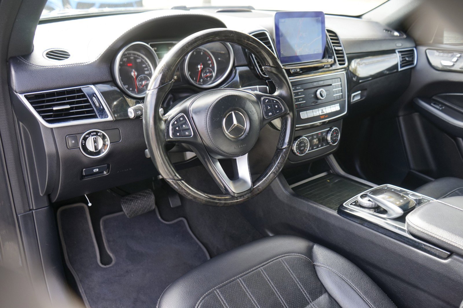 Used 2017 Mercedes-Benz GLS 450 4MATIC w/ Premium Package image 15