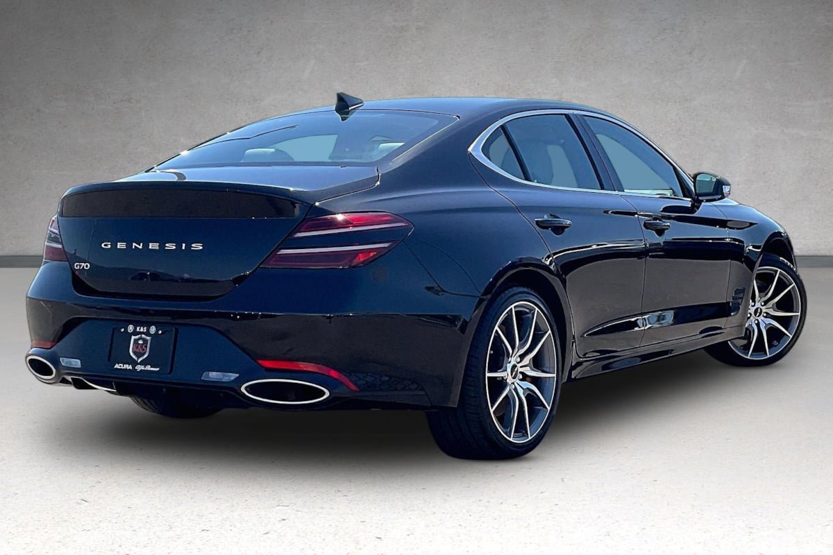 Used 2025 Genesis G70 2.5T RWD image 33
