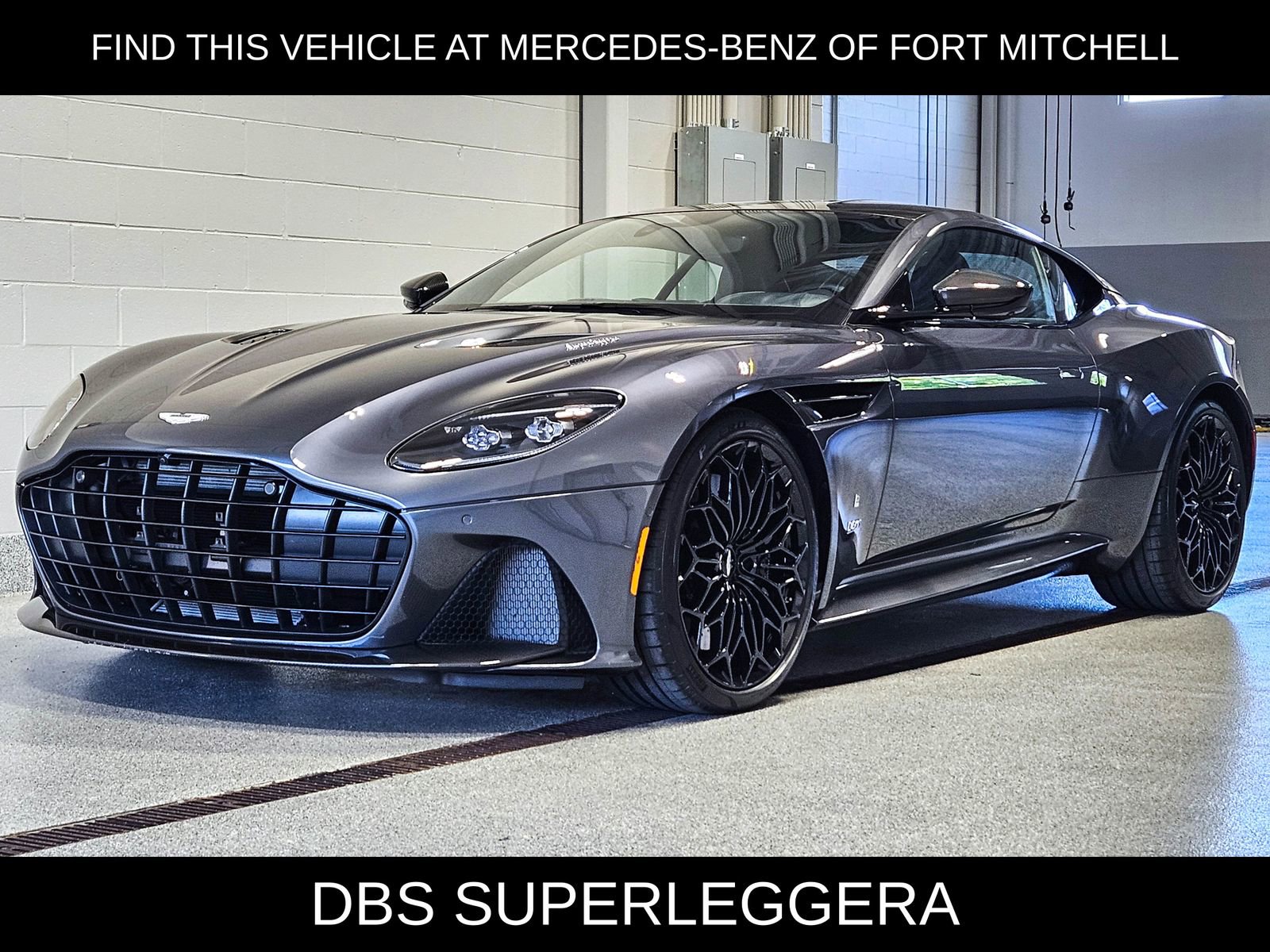 Used 2021 Aston Martin DBS Superleggera RWD image 1