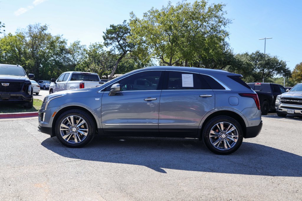 Used 2022 Cadillac XT5 Premium Luxury w/ Technology Package AWD/4WD image 2