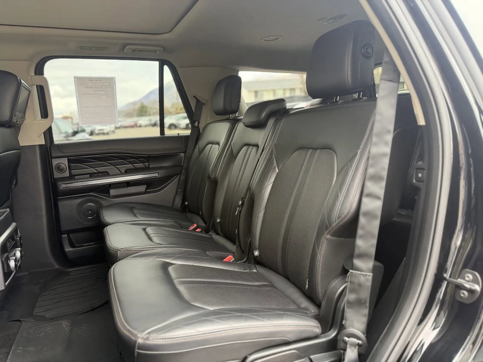 Used 2018 Ford Expedition Platinum image 16