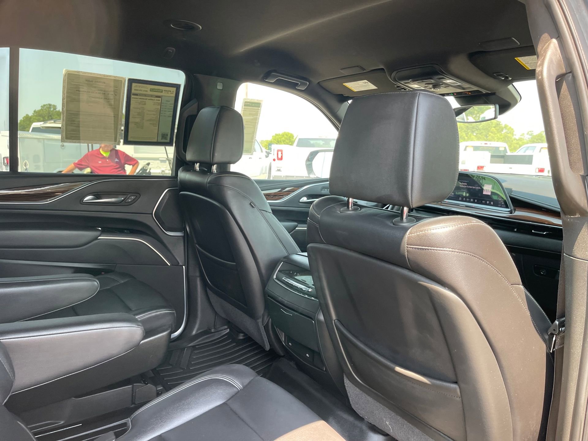 Used 2021 Cadillac Escalade Luxury image 25