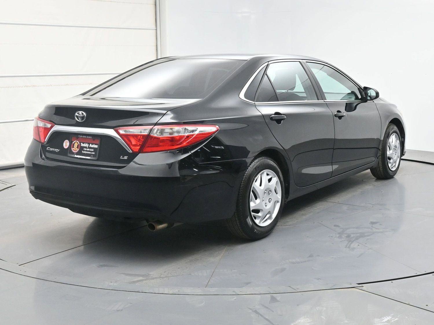 Used 2015 Toyota Camry LE FWD image 21