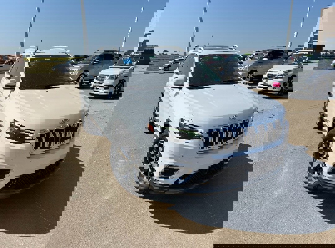 Used 2021 Jeep Cherokee Limited w/ Elite Package image 2