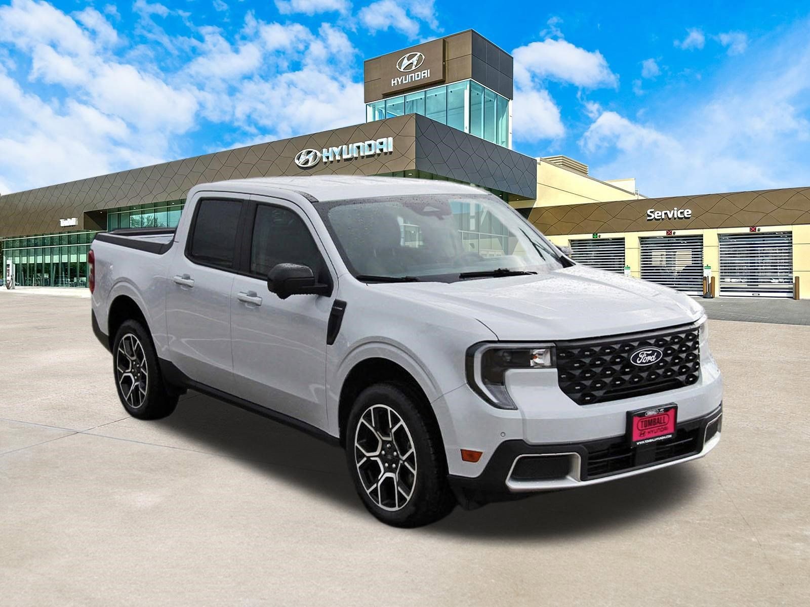 Used 2025 Ford Maverick Lariat image 3