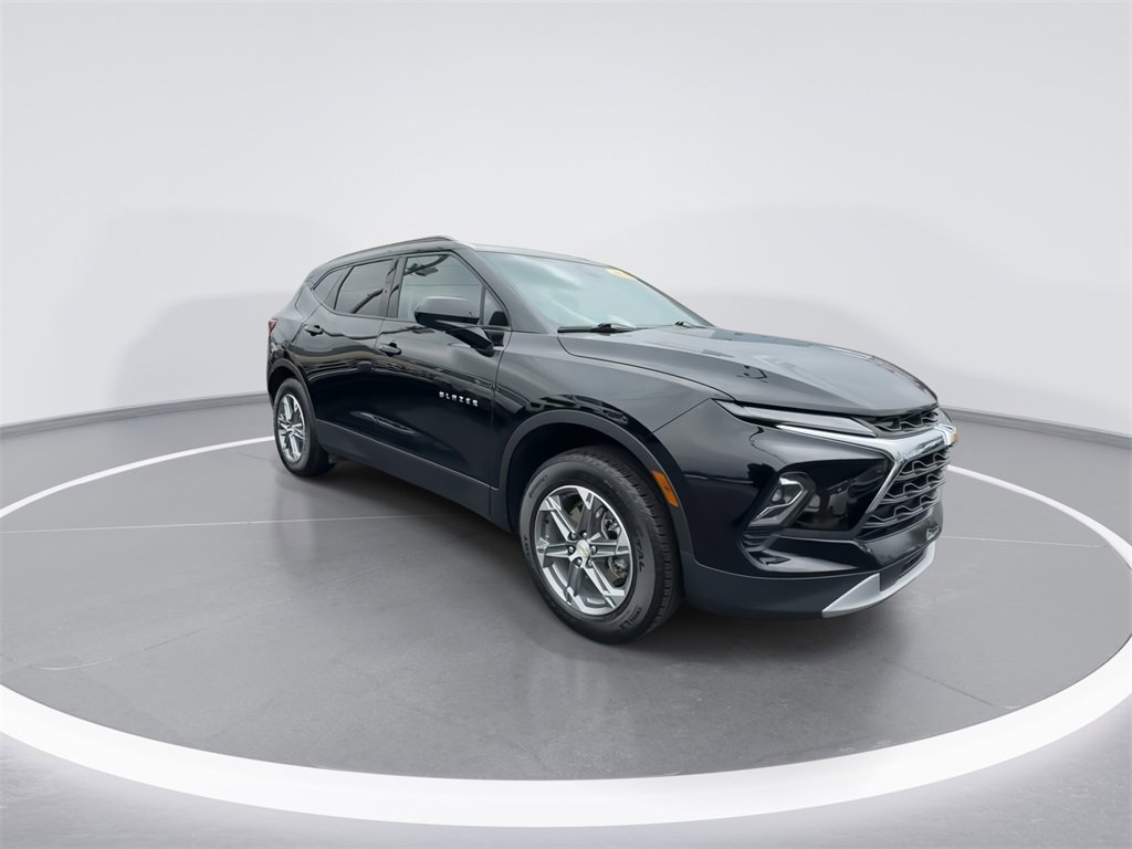 Used 2023 Chevrolet Blazer LT w/ Convenience Package image 2