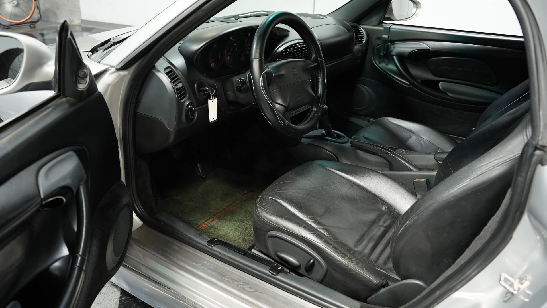 Used 1998 Porsche Boxster image 3