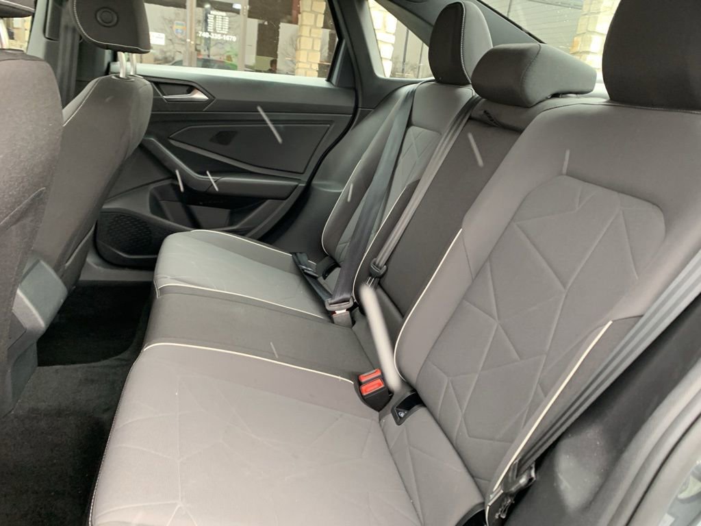 Used 2025 Volkswagen Jetta Sport image 13