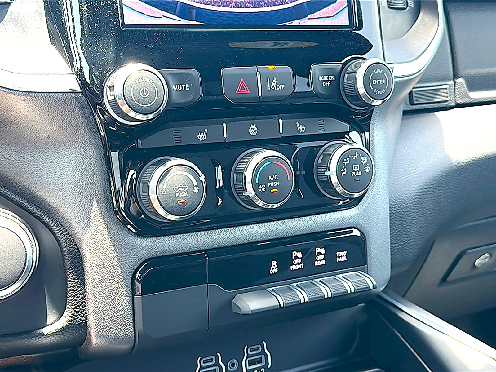 Used 2025 RAM 1500 Lone Star RWD image 33